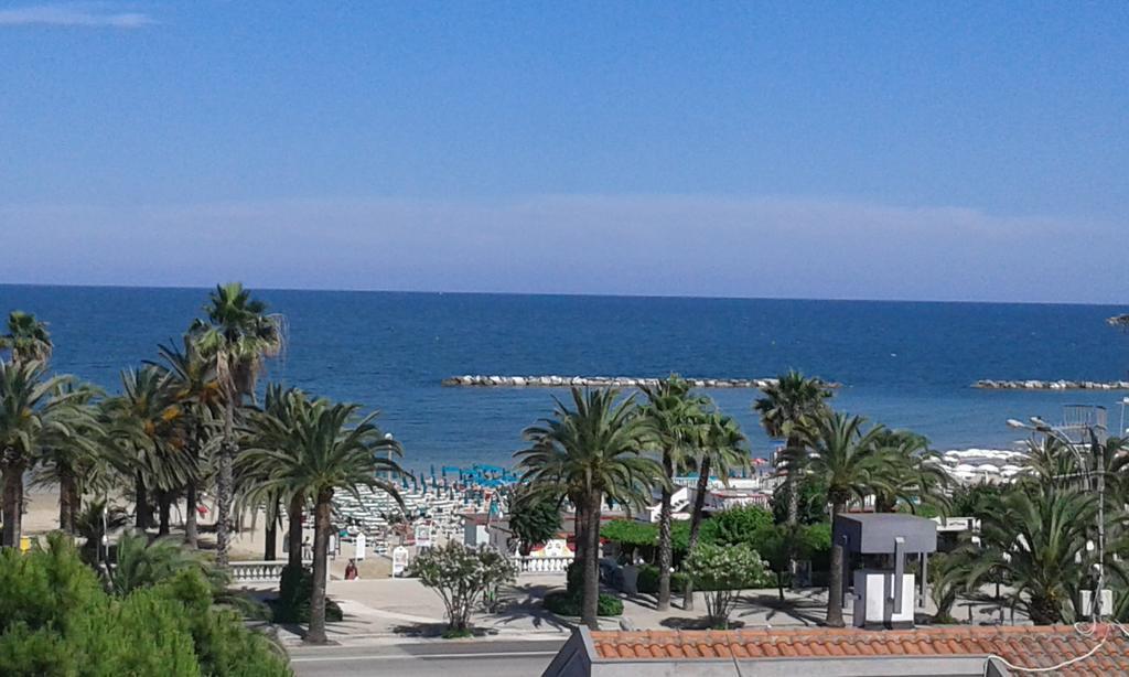 Hotel La Palazzina San Benedetto del Tronto Esterno foto